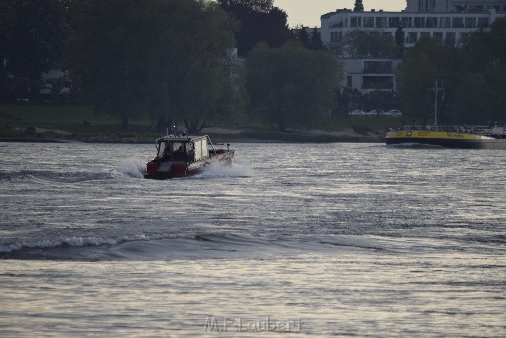 PRhein Koeln Porz Ensen Schwimmer untergegangen P144.JPG - Miklos Laubert